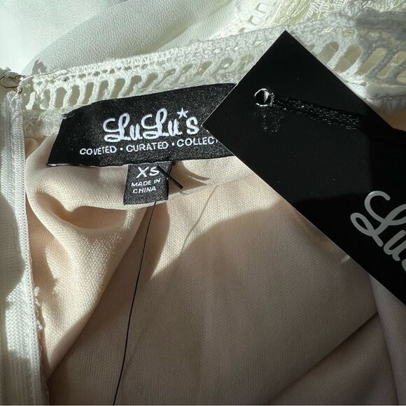 Lulu’s Off White Sleeveless Lace Maxi Dress Bridal Collection - Picture 13 of 15